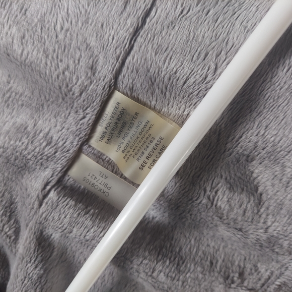 Calvin Klein down Women's Vest - Picture 7 of 15